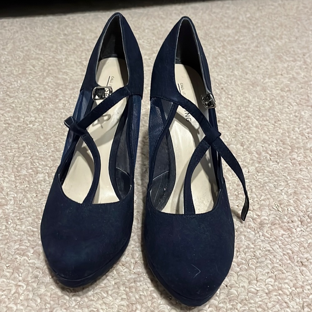 Call it spring navy heels